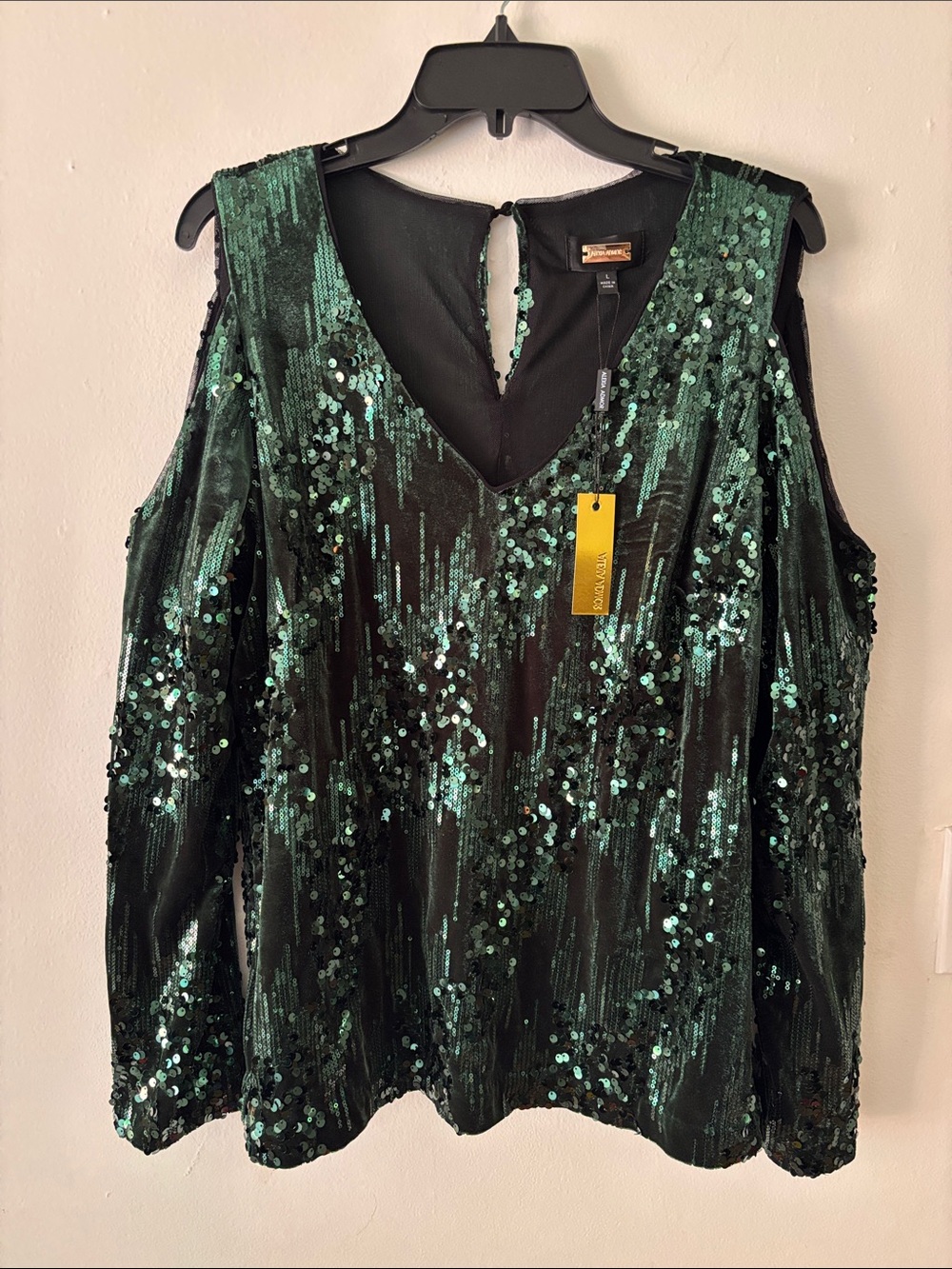 Alexia Admor green velvet sequin cold shoulder blouse size large new with tags